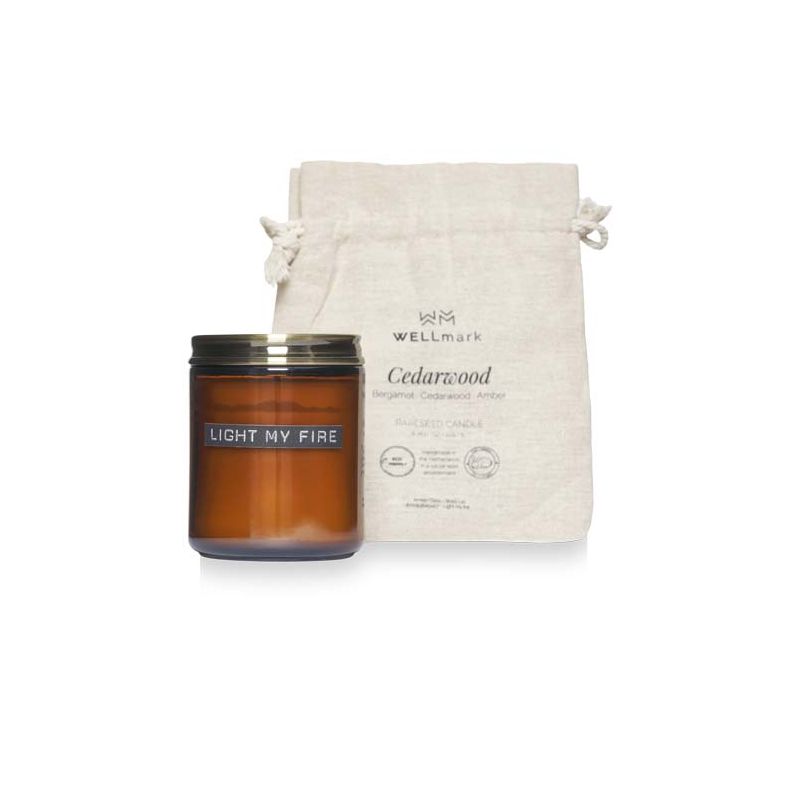 Vela mediana con aroma a madera de cedro "Wellmark"
