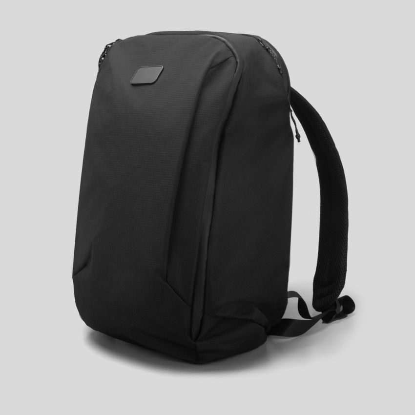 NAIA Mochila para portátil 20L en material reciclado de los océanos