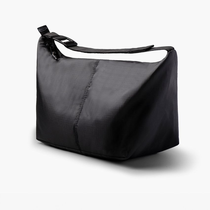 Bolsa térmica Chili Lunch 8L con abrebotellas de material reciclado de los océanos.