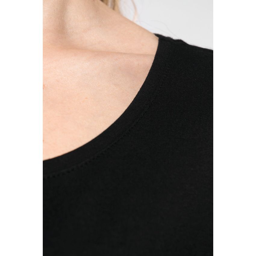 Camiseta de mujer de manga corta con escote barco