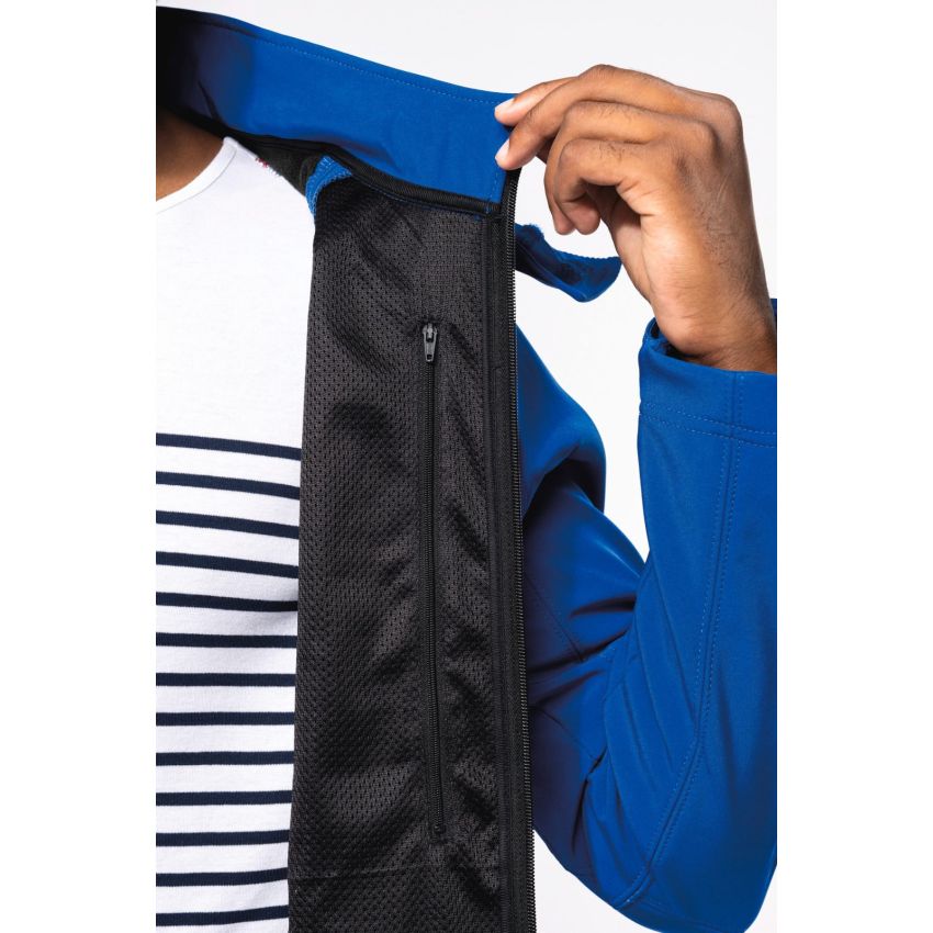 Chaqueta softshell con capucha desmontable