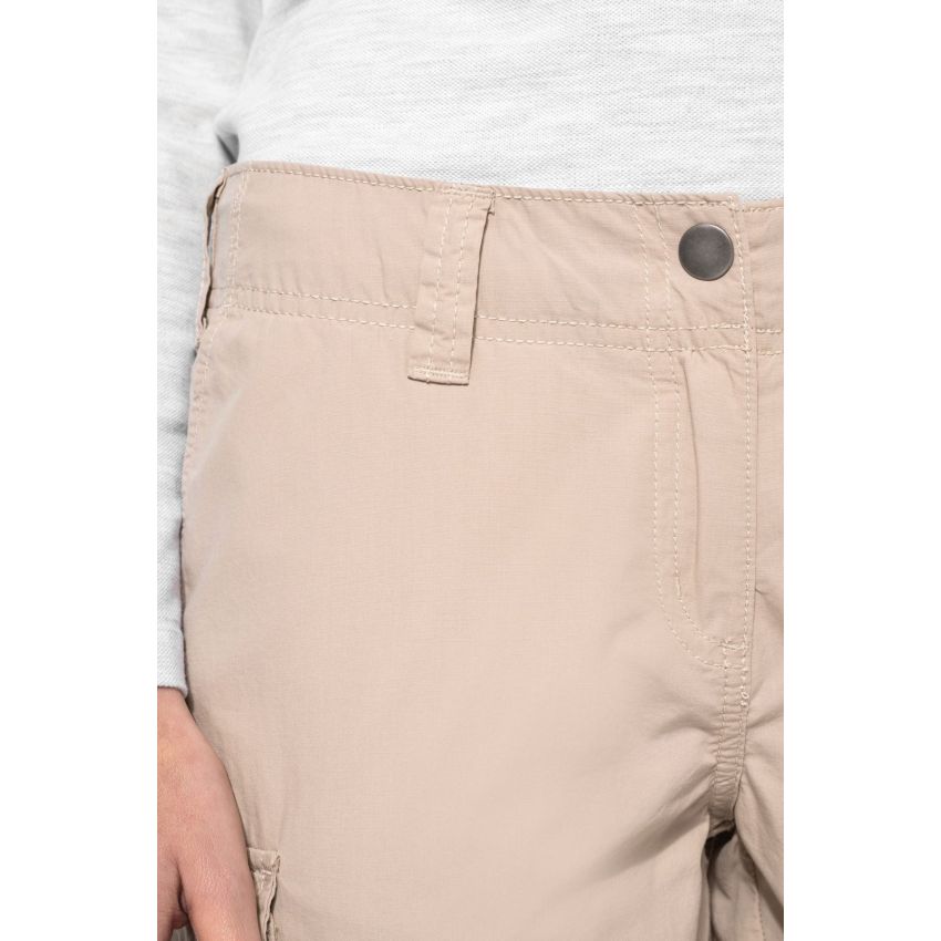 Lightweight multi-pocket women's Bermuda shorts