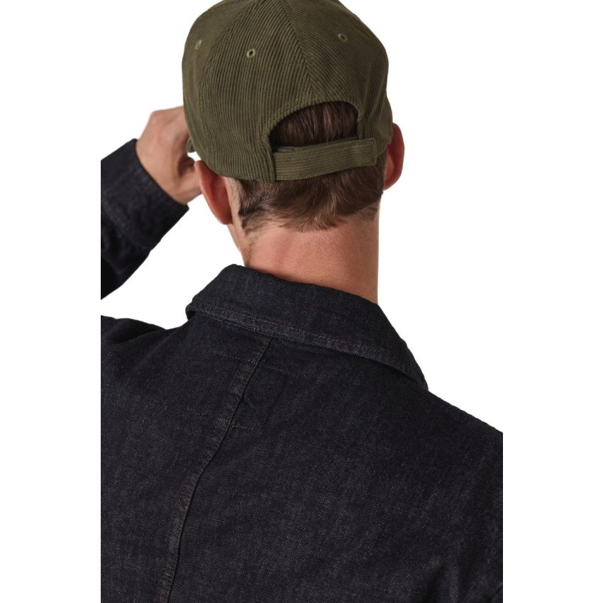 Gorra de 5 paneles de pana