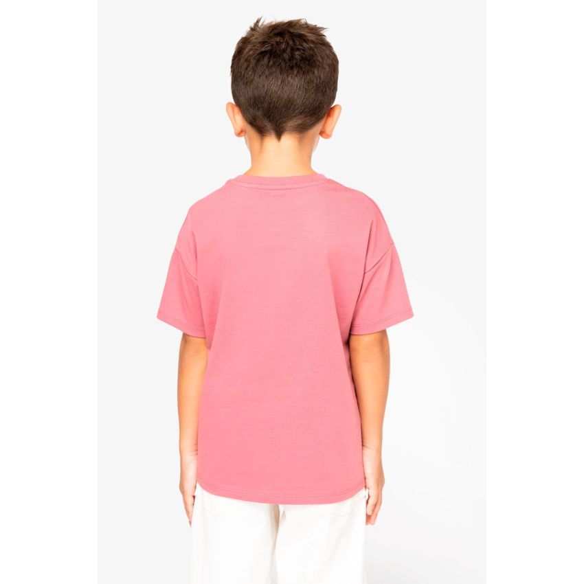 Camiseta ecológica de niño con hombros caídos