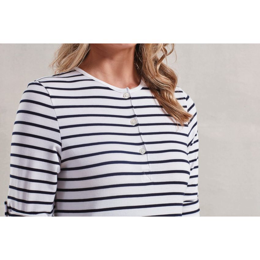 Camiseta de mujer con mangas enrollables 