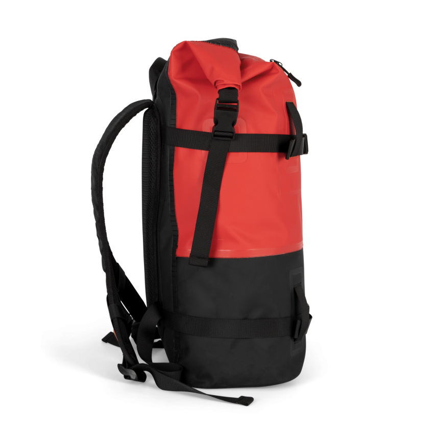 Mochila impermeable con hebillas de compresión