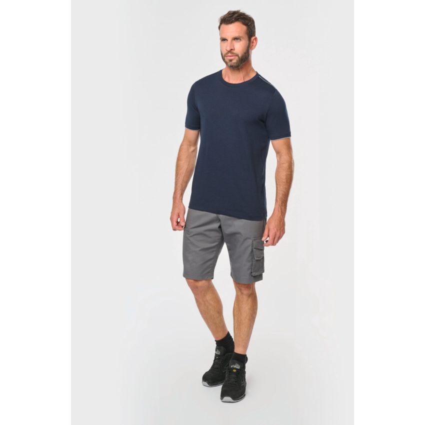 Work shorts with multiple pockets