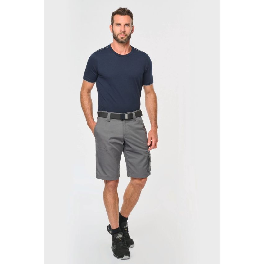 Work shorts with multiple pockets
