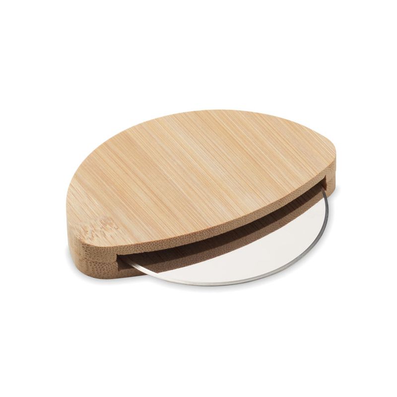 Round pizza cutter