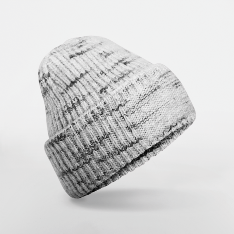 Gorro con parche de punto grueso