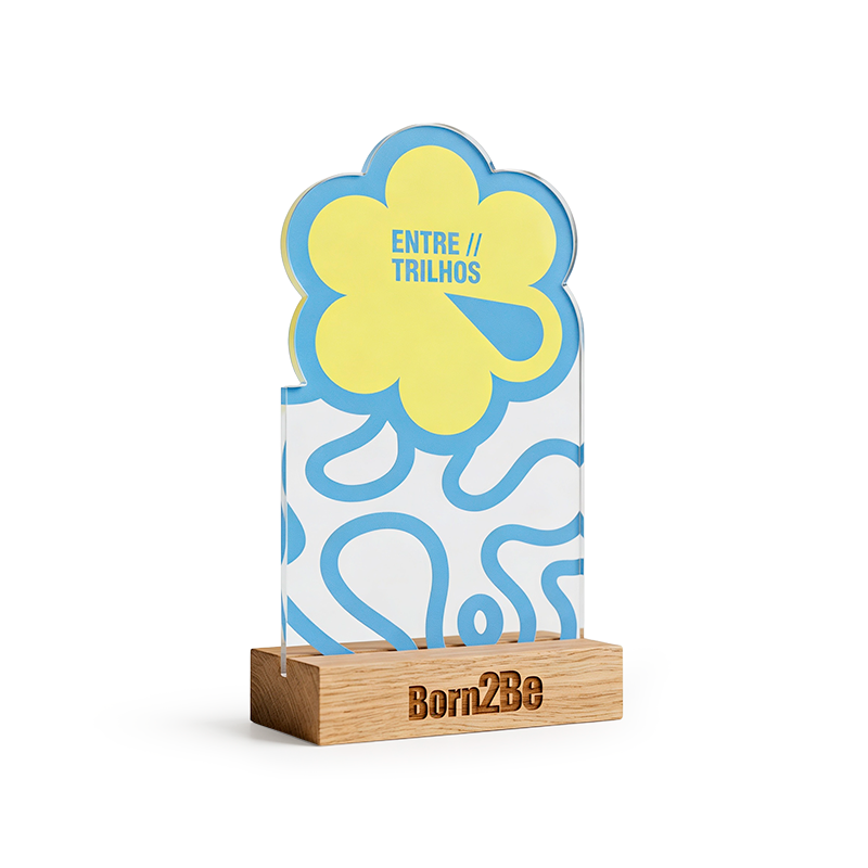 Trofeos Personalizados de Acrílico con Base de MDF Crudo, Impresión UV y Grabado Láser